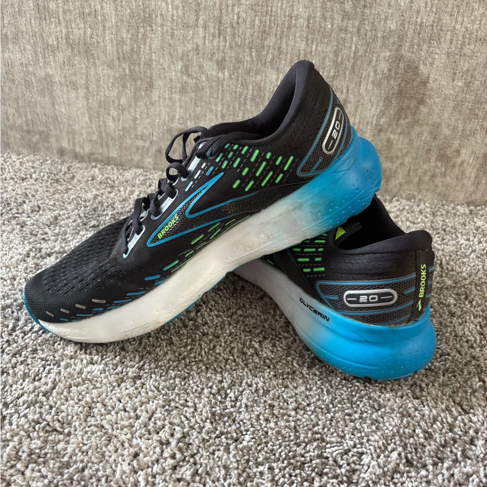 Brooks Men's Black and Blue Athletic Shoes